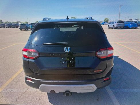Used 2024 Honda Pilot TrailSport image 13