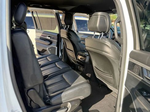 Used 2022 Jeep Wagoneer Series II image 18