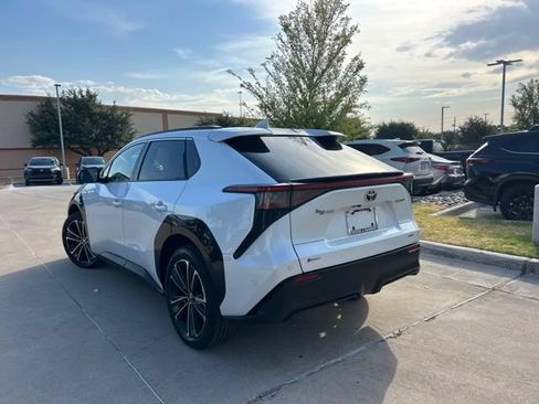 Used 2024 Toyota bZ4X AWD w/ Weather Package image 6