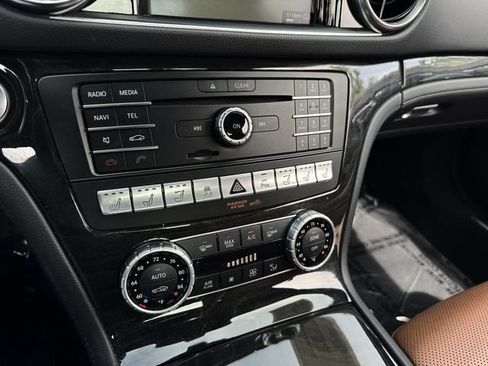 Used 2017 Mercedes-Benz SL 550 image 24