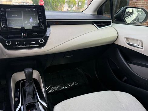 Used 2021 Toyota Corolla LE FWD image 25