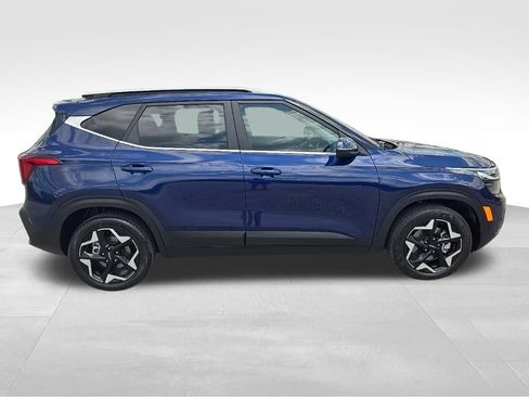 Used 2024 Kia Seltos EX AWD/4WD image 11