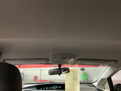 Used 2013 Toyota Prius Two image 31