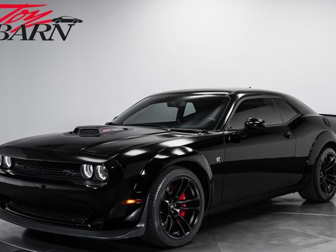 Used 2021 Dodge Challenger R/T Scat Pack RWD image 1