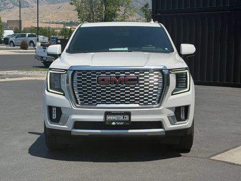 Used 2022 GMC Yukon XL Denali w/ Max Trailering Package AWD/4WD image 2