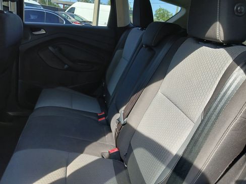 Used 2017 Ford Escape SE w/ Equipment Group 201A FWD image 18
