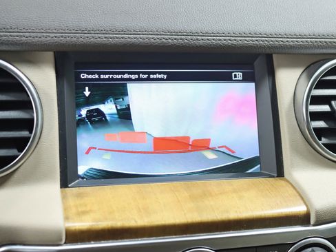 Used 2016 Land Rover LR4 HSE image 19