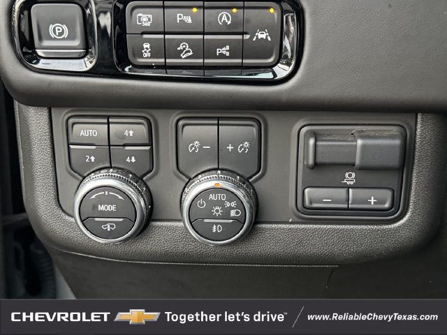 Used 2025 GMC Yukon XL AT4 Ultimate AWD/4WD image 25