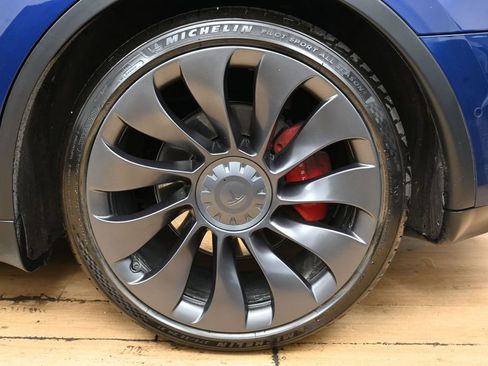 Used 2020 Tesla Model Y Performance image 12