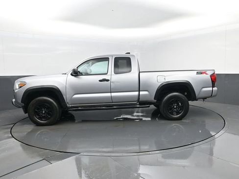 Used 2020 Toyota Tacoma SR w/ SX Package image 5