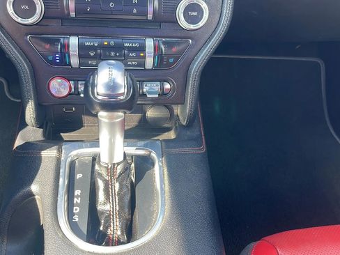 Used 2018 Ford Mustang GT Premium w/ Equipment Group 401A RWD image 17