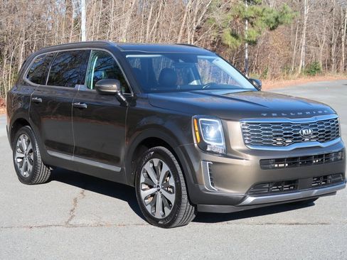Used 2021 Kia Telluride S image 3