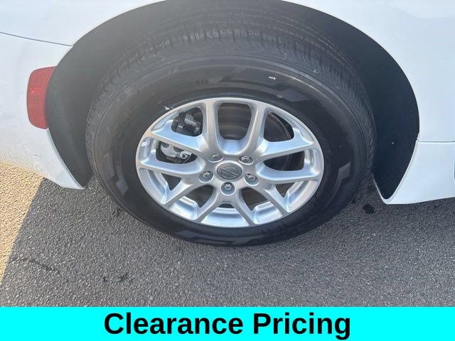 Used 2023 Chrysler Voyager LX FWD image 41