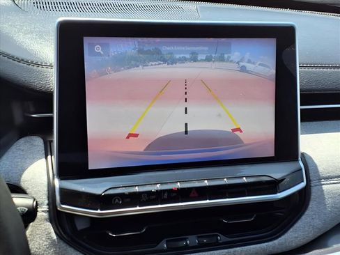 Used 2023 Jeep Compass Latitude w/ Convenience Group image 4