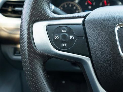 Used 2021 GMC Acadia SLE w/ Driver Convenience Package image 15