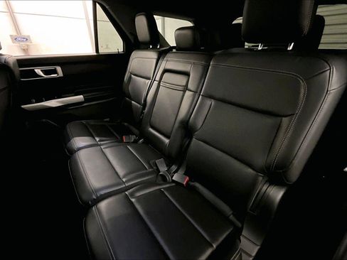 Certified 2021 Ford Explorer XLT w/ Equipment Group 202A image 25