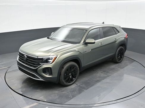 New 2026 Volkswagen Atlas Cross Sport SE image 22