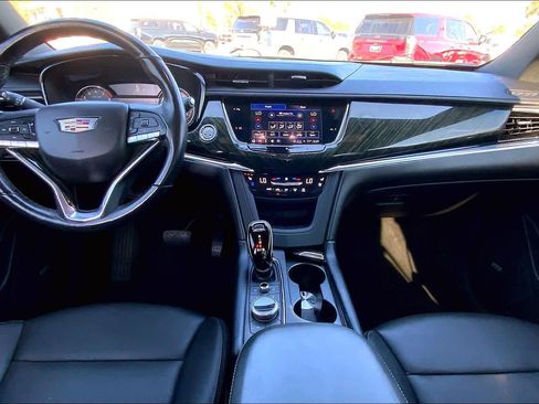 Used 2021 Cadillac XT6 Premium Luxury image 32