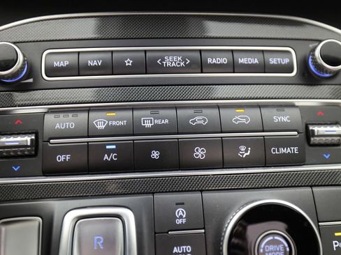 Used 2022 Hyundai Santa Fe Limited FWD image 25