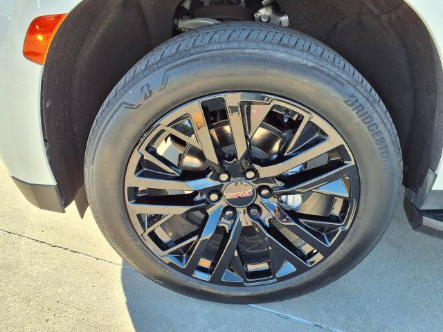 Used 2023 GMC Yukon SLT w/ SLT Premium Package RWD image 22