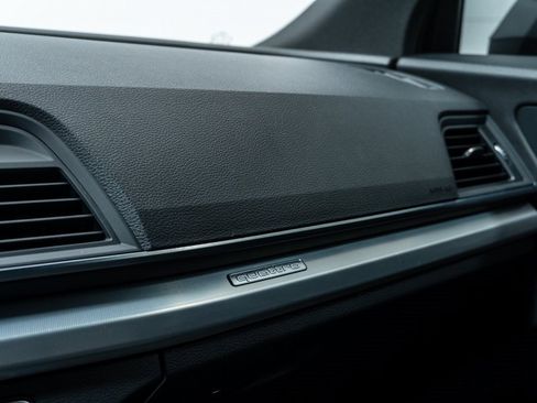 Used 2020 Audi Q5 2.0T Titanium Premium Plus w/ Premium Plus Package image 20