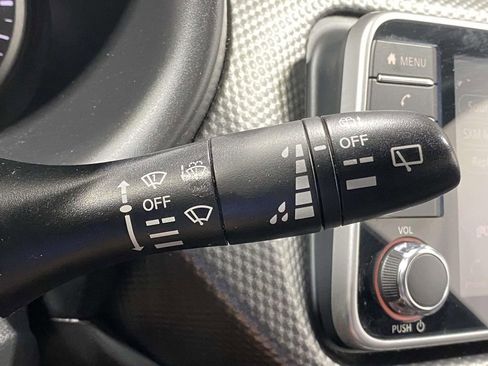 Used 2019 Nissan Kicks SV FWD image 24