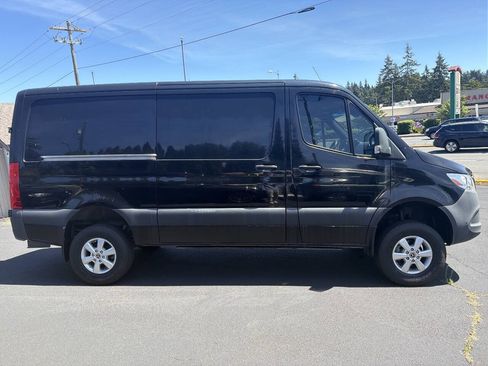 Used 2020 Mercedes-Benz Sprinter 2500 image 8