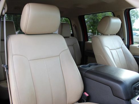 Used 2015 Ford F250 Lariat w/ Lariat Interior Package AWD/4WD image 32