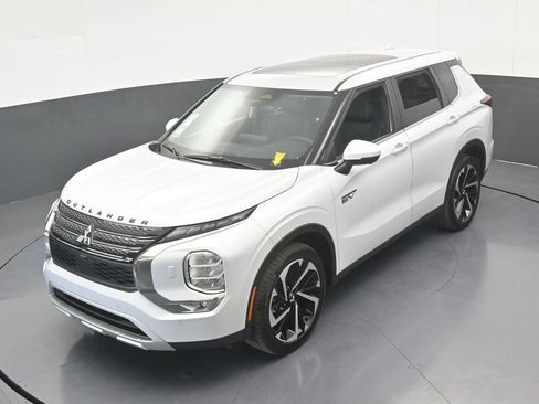 New 2025 Mitsubishi Outlander SE image 46