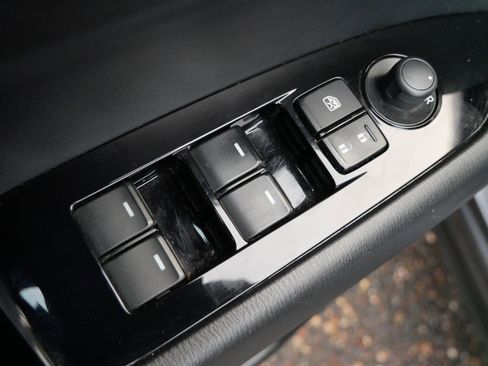 Used 2020 MAZDA CX-5 Touring image 13