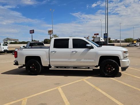 Used 2017 Chevrolet Silverado 1500 LTZ Z71 w/ LTZ Plus Package AWD/4WD image 4