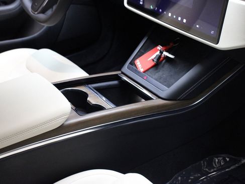 Used 2022 Tesla Model S AWD/4WD image 9