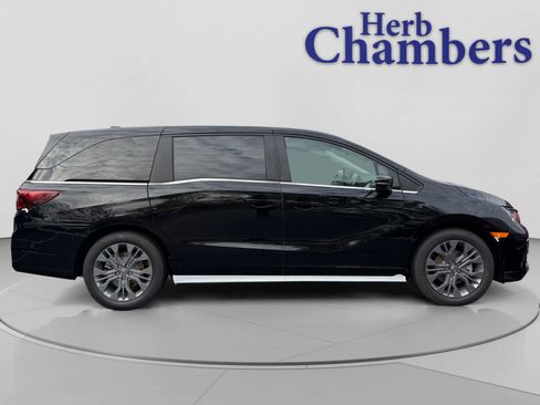New 2026 Honda Odyssey Touring image 10