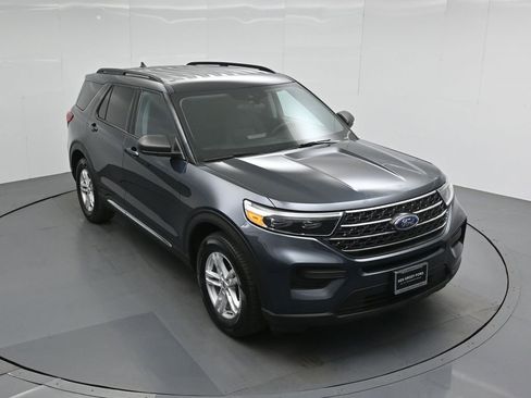 Certified 2023 Ford Explorer XLT RWD image 40
