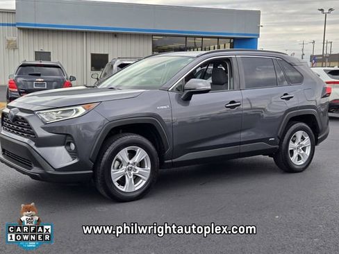 Used 2020 Toyota RAV4 XLE w/ Convenience Package image 7