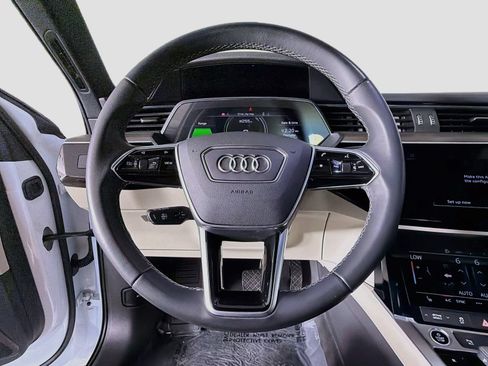 Certified 2024 Audi Q8 e-tron Premium AWD/4WD image 11