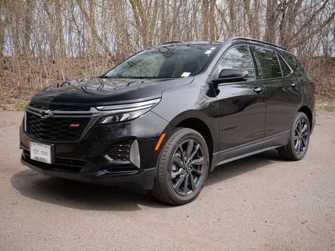 Used 2023 Chevrolet Equinox RS AWD/4WD image 3