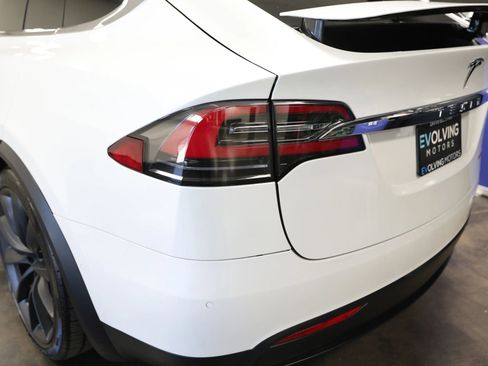 Used 2020 Tesla Model X Long Range image 19