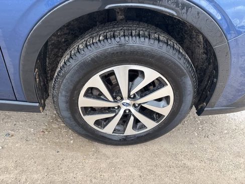 Used 2021 Subaru Outback Premium image 5