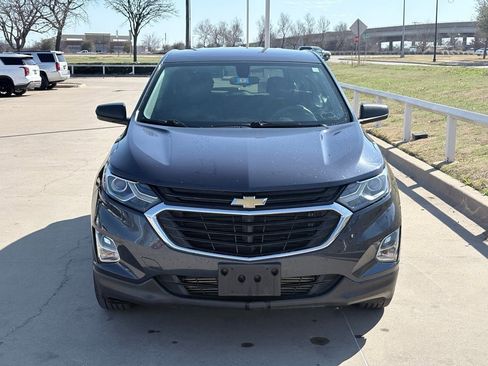 Used 2019 Chevrolet Equinox LS image 2