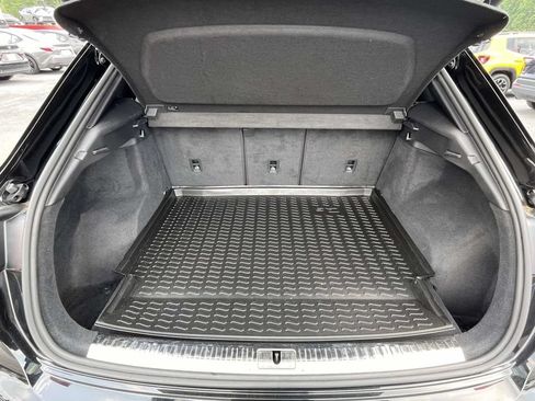 Used 2021 Audi Q3 2.0T Premium Plus w/ Premium Plus Package AWD/4WD image 9