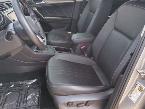 Used 2022 Volkswagen Tiguan SE FWD image 15