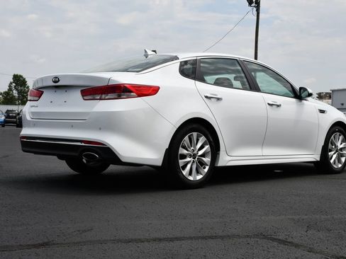 Used 2018 Kia Optima LX w/ 17" Alloy Wheels Package FWD image 7