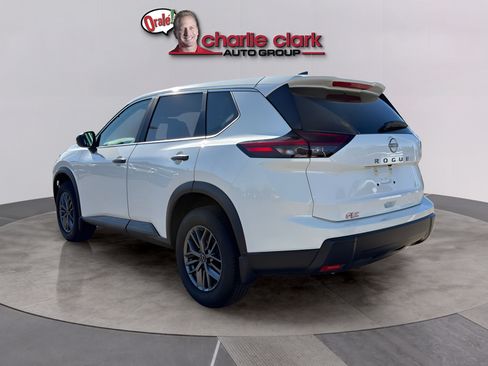 Used 2026 Nissan Rogue S FWD image 10