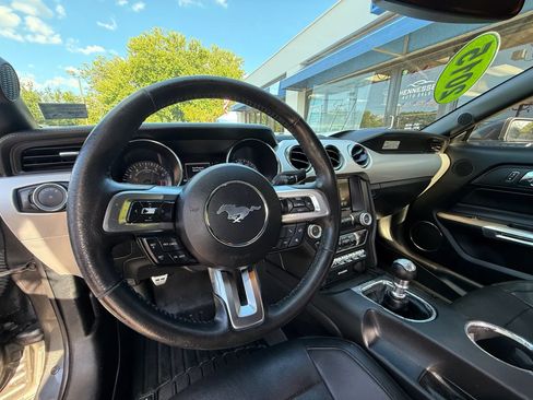 Used 2015 Ford Mustang GT Premium RWD image 41