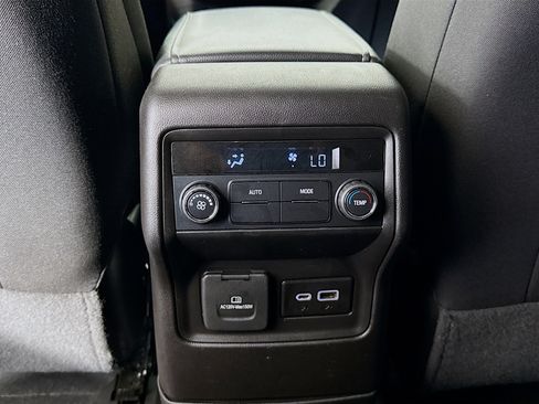 Used 2023 GMC Acadia SLE w/ Driver Convenience Package FWD image 25