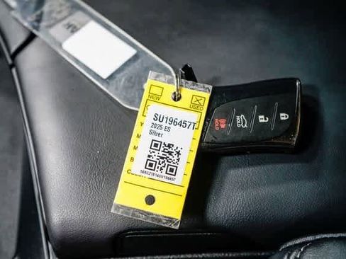 Used 2025 Lexus ES 350 image 30