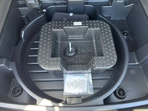 Used 2022 Cadillac XT4 Luxury w/ Cold Weather Package FWD image 72