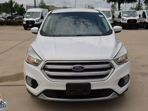 Used 2017 Ford Escape SE FWD image 9
