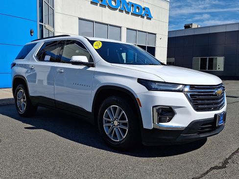Used 2023 Chevrolet Traverse LT AWD/4WD image 3